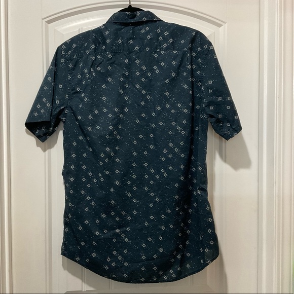 Billabong Sundays Mini Short Sleeve Shirt - Tailored Fit/Stretch. Size M - Picture 2 of 5